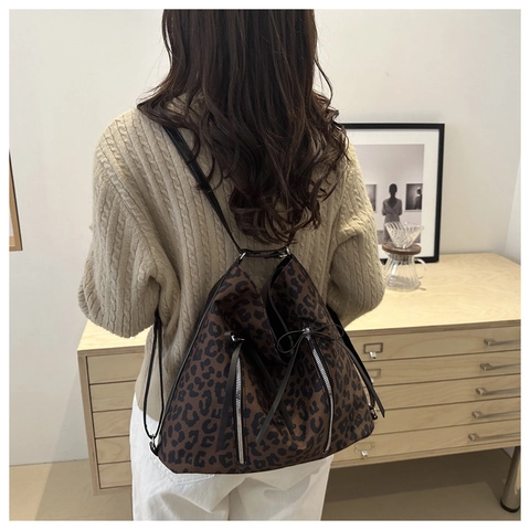 Leopard Print Large Capacity Handbag PU Leather Shoulder Bag With Vertical Zippers And Bow Detail For Women Fashion Casual