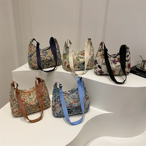 Vintage Floral Jacquard Shoulder Bag Large Capacity Women Tote Bag For Commuting Adjustable Strap Hobo Purse Floral Canvas Bag