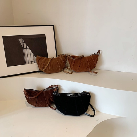 Bolso Croissant de PU Esmerilado Plisado para Mujer Vintage Minimalista Bolso de Hombro Axilar Con Correa de Nudo Color Sólido