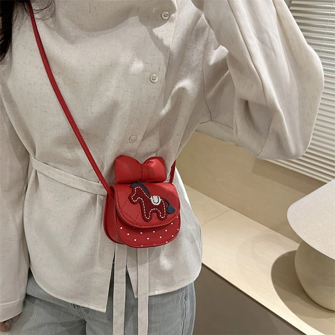 Schattige Kinderen Mini Rode Schoudertas Strik Paard Borduurwerk Gewatteerd PU Leer Kleine Schoudertas Stippen Hart Patroon Meisjes