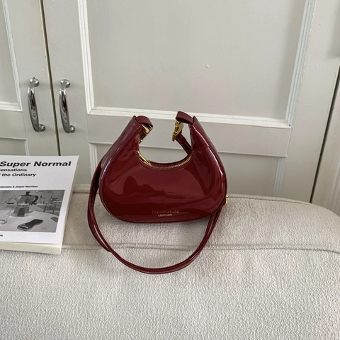 Crescent Underarm Bag Glossy Patent PU Leather Half Moon Shoulder Bag Retro Minimalist Style Adjustable Strap For Women