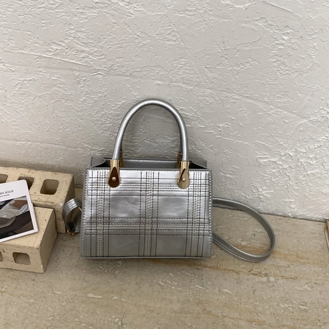 Vintage Women Shoulder Bag PU Leather Grid Quilted Crossbody Bag Beaded Charm Large Capacity Handbag For Daily Commuting