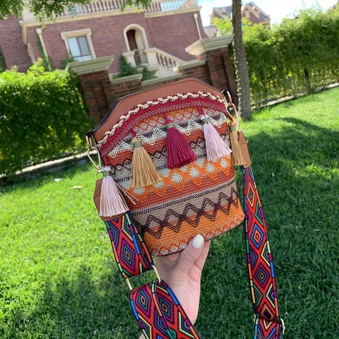 Borsa a Secchiello Intrecciata in Paglia Etnica Bohémien Per Donna Nappe Colorate Ampia Tracolla Borsa a Spalla Stampata PU