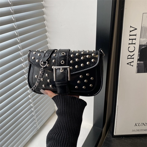 Borsa a Tracolla Vintage Punk in Pelle PU Con Rivetti per Donna Borsa a Mano Con Catena in Metallo Argento Chiusura Magnetica