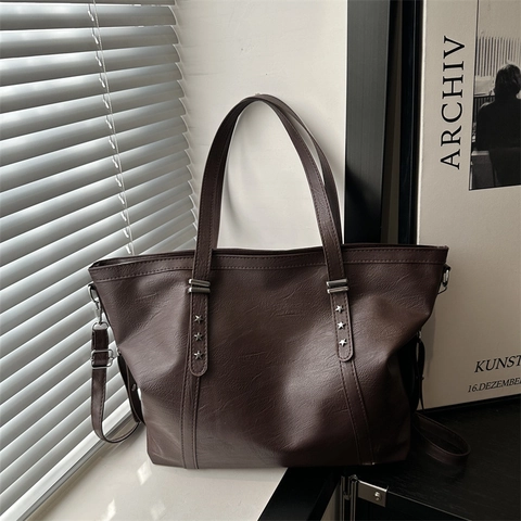 Borsa Tote da Donna a Grande Capacità in Pelle PU Grana Litchi Rivetti a Stella Borsa a Tracolla Moda Casual Pendolare Ufficio