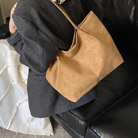 Women Large Capacity Tote Bag Faux Suede Frosted Material Minimalist Korean Style Commuter Shoulder Handbag Retro Soft