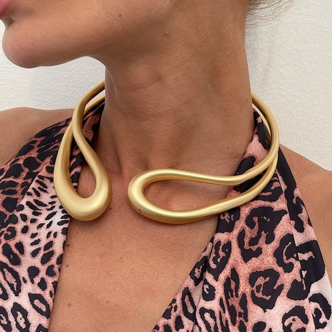 Collar Gargantilla de Aleación Oro Plata Mate Diseño Aerodinámico Abierto Minimalista para Mujer Joyería de Fiesta de Moda