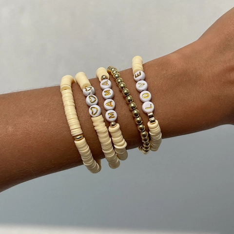 Vijfdelige Boheemse Polymeerklei Heishi Kralen Armband Set Voor Dames Goudkleurige Legering Kralen MAMA LOVE Letter Hart Charm