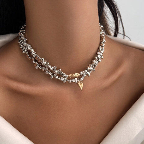 Leichter Luxus Design Herz Anhänger Halskette Personalisierte Unregelmäßige Perlen Legierung Künstliche Perle Schmuck Für Damen