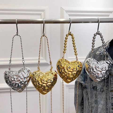 Borsa a Tracolla da Donna in PVC Metallizzato a Forma di Cuore Borsa a Mano Elegante con Consistenza Martellata e Manico a Perline