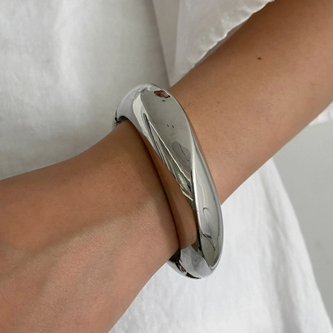 Klobiges Harz Armband Unregelmäßiger Acryl Armreif Polierte Legierung Hochglanz Modisch Dopamin Farbe Schmuck Für Damen