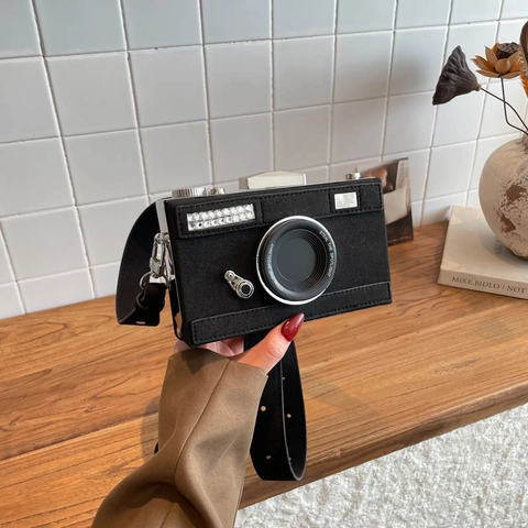 Camera Shaped Crossbody Bag Retro PU Leather Small Square Bag With Rhinestone Flash Detail For Women
