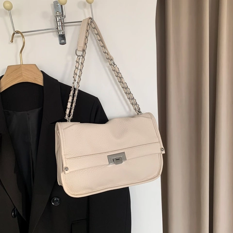 Women PU Leather Lychee Pattern Crossbody Bag Silver Chain Messenger Bag Square Envelope Bag Fashion Handbag For Women