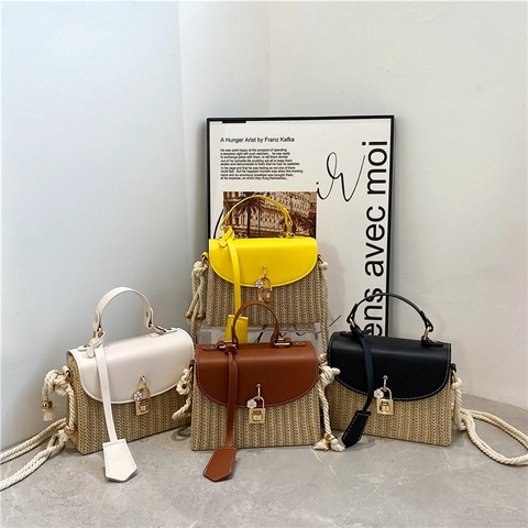 Dames Mode Strovlechtwerk PU Patchwork Crossbodytas Zomer Strand Handtas Met Bloemenhanger En Touw Schouderband