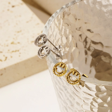 Collier Boucles d'Oreilles Bracelet en Acier Inoxydable Minimaliste Visage Souriant Bijoux Ajourés Plaqués Or 18K Pour Femmes