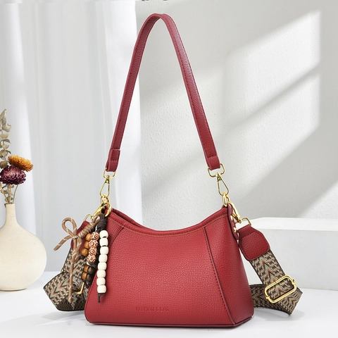 Women Shoulder Bag Lychee Pattern PU Leather Crossbody With Bohemian Woven Strap And Wooden Bead Charm Retro Chic