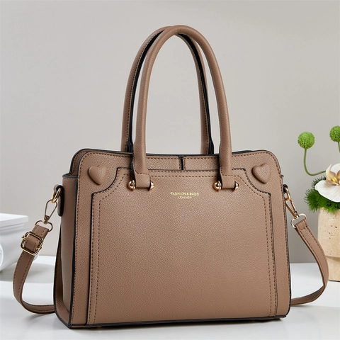 Elegant Women PU Leather Handbag Large Capacity Commuter Shoulder Bag With Heart Decoration Gold Hardware Satchel Purse