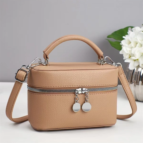 Women Litchi Grain PU Leather Shoulder Bag Minimalist Square Crossbody Handbag With Silver Zipper Spring Trendy Bag