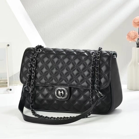 Bolso De Hombro Acolchado Con Cadena De Cuero PU Cierre De Corazón Solapa Bolso Bandolera Para Mujer Elegante