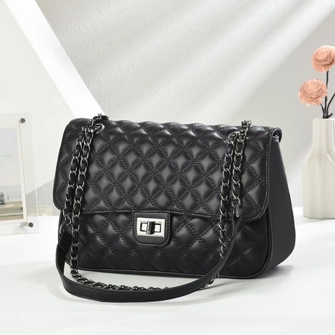 Quilted Shoulder Bag PU Leather Chain Strap Twist Lock Flip Crossbody Classic Elegant Commuter For Women