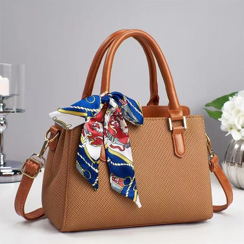 Sac À Main Pour Femmes En Cuir PU Texturé Avec Écharpe En Satin Décorative Bandoulière Amovible Cabas De Mode Pour Bureau