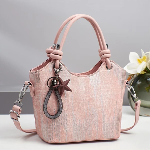 Dames Fashion Grote Capaciteit Emmer Tas PU Leer Glimmende Textuur Handtas Crossbody Schoudertas Met Ster Hanger