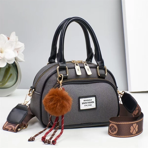 Borsa A Mano Boston Da Donna Trama Denim Retrò Borsa A Tracolla In Pelle PU Con Cinturino Jacquard E Ciondolo Pompon