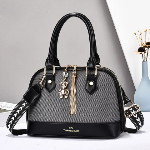 Borsa A Mano Da Donna Splicing Pelle PU Tessuto Manico Superiore Spalla Tracolla Cinghia Larga Orso Ciondolo Nappa Chic