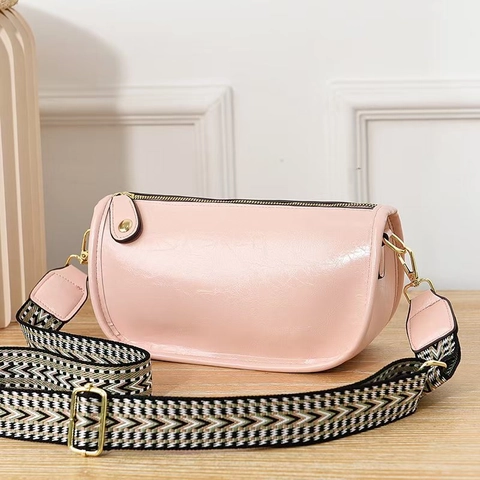 Damen PU Leder Umhängetasche Mode Satteltasche Mit Breitem Geometrischem Gurt Faltenstruktur Schultertasche Für Frauen