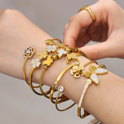 Bracciale In Acciaio Inossidabile Farfalla Fiore Placcato Oro 18K Zircone Incastonato Bracciale Aperto Elegante Per Donne