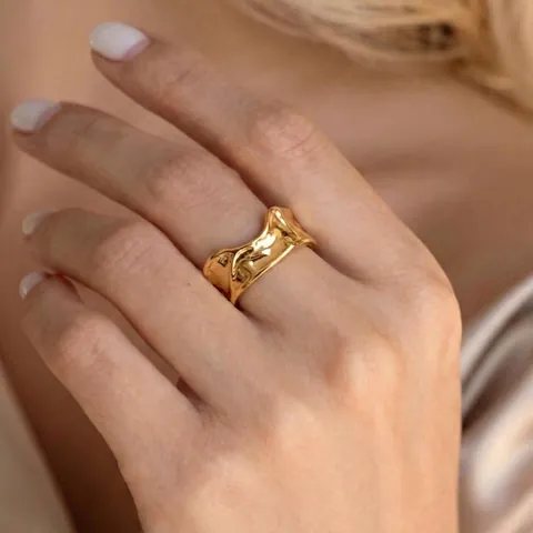 Anello Aperto Con Texture A Pieghe Irregolari Acciaio Inossidabile Placcato Oro 18K Stile Metallo Liquido Ondulato Gioielli Minimalisti Da Donna