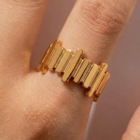 Minimalistischer Geometrischer Edelstahl Ring 18K Gold Plattiert Unregelmäßiger Vertikaler Stab Industrielles Skyline Design Für Frauen