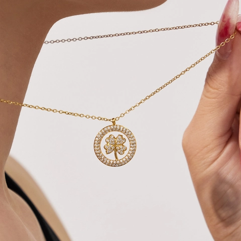 Collana Con Ciondolo A Cerchio Con Quadrifoglio Acciaio Inossidabile Placcato Oro 18K Pavé Zircone Gioielli Per Donna