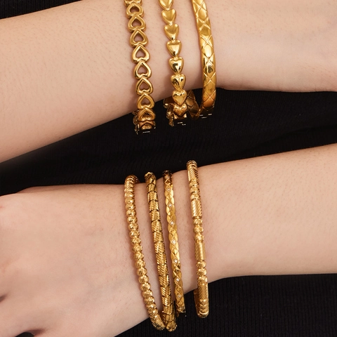 Waterproof Hypoallergenic Stainless Steel Bangle For Women Gold Plated Quilted Heart Pattern Twisted Geometric Cuff Bracelet