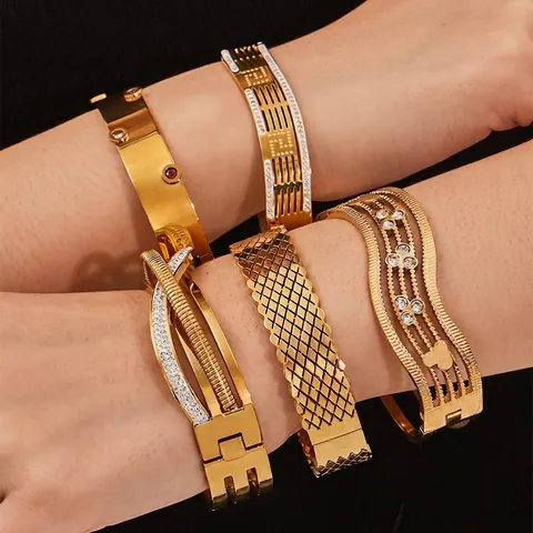 Bracelet Jonc Luxe En Acier Inoxydable Pour Femmes Plaqué Or 18K Design Bracelet De Montre Creux Zircon Mode