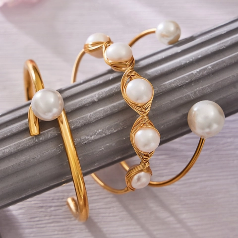 Elegante Brazalete Abierto Vintage Cobre Acero Inoxidable Con Perla De Agua Dulce Chapado En Oro De 18K Impermeable Para Mujer
