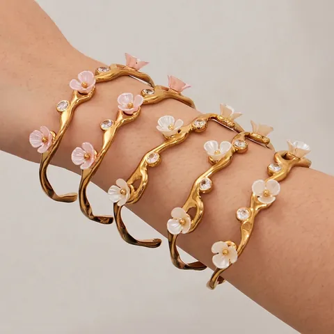 Floraler Offener Armreif Edelstahl 18K Vergoldet Eleganter Zirkon Blumen C-Form Armband Für Damen
