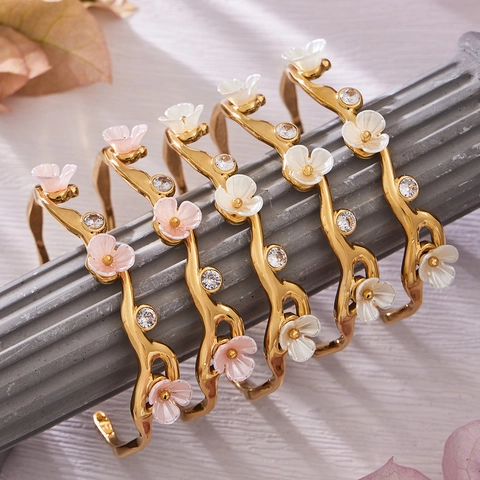 Floraler Offener Armreif Edelstahl 18K Vergoldet Eleganter Zirkon Blumen C-Form Armband Für Damen