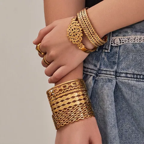 Brazalete De Acero Inoxidable Calado Para Mujer Patrón Geométrico Joyería Impermeable Hipoalergénica De Moda