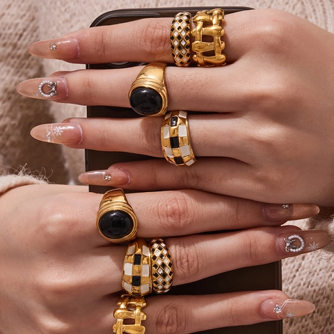 Vintage Stainless Steel Enamel Checkboard Rings For Women 18K Gold Plated Geometric Shell Inlaid Finger Rings Light Luxury Jewelry