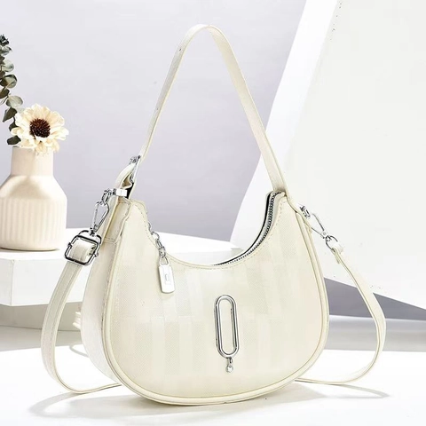 Women PU Leather Crescent Shoulder Bag Minimalist Underarm Bag With Metal Pendant Retro Textured Solid Color Hobo Bag