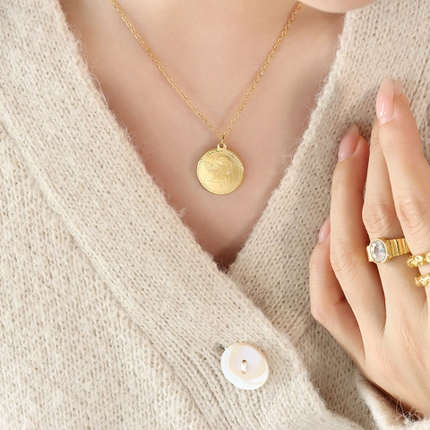 Angel Round Coin Pendant Necklace Retro French Cherub Cupid Relief Titanium Steel Gold Plated Clavicle Chain For Women