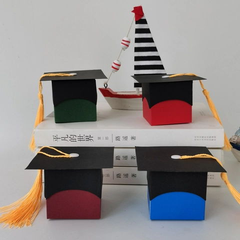 Graduation Cap Gift Boxes Mini Candy Packaging Cases With Tassels For Ceremony Academic Party Decor Cardstock Square