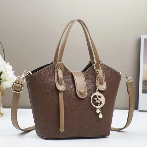 Bolso de Cubo de Cuero PU para Mujer de Gran Capacidad Bolso de Mano Minimalista con Textura de Lichi y Colgante de Estrella Luna Perla Artificial Bandolera
