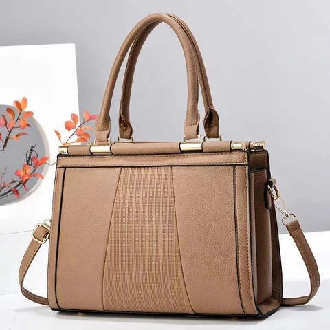 Borsa A Mano Da Donna In Pelle PU Martellata Grande Capacità Pieghe Verticali Borsa A Tracolla Hardware Dorato Chic