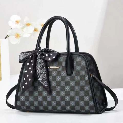 Borsa A Tracolla Da Donna In Pelle PU Elegante Borsa A Secchiello Grande Capacità Con Sciarpa Di Raso A Scacchi