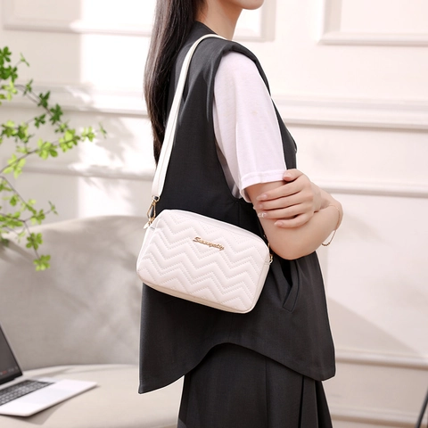 Women Quilted Crossbody Bag PU Leather Wavy Pattern Camera Bag With Gold Metal Logo Adjustable Strap Urban Casual Small Bag