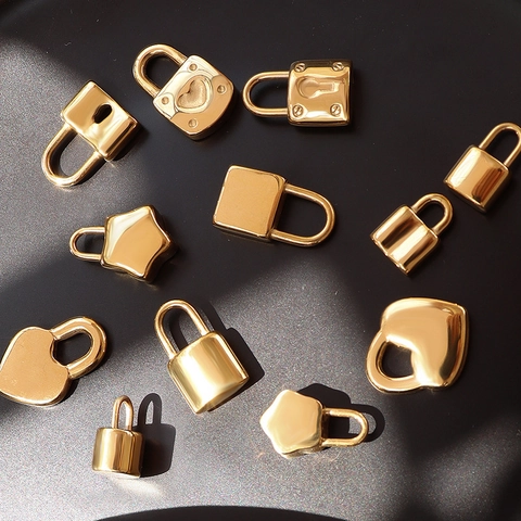 Mini Ciondoli A Lucchetto Acciaio Al Titanio Placcato Oro 18K Forma Cuore Stella Double Face Per Gioielli DIY Retrò