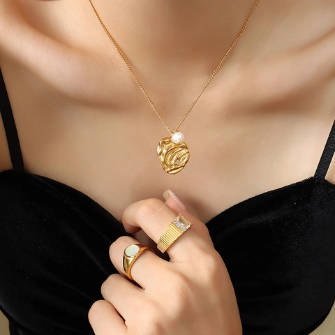 French Retro Irregular Abstract Pendant Necklace Titanium Steel 18K Gold Plated Freshwater Pearl For Women