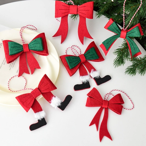 Fiocchi Natalizi Appesi In Feltro Non Tessuto Con Foglie Di Agrifoglio Bacche Rosse Gambe Di Babbo Natale Per Albero Casa